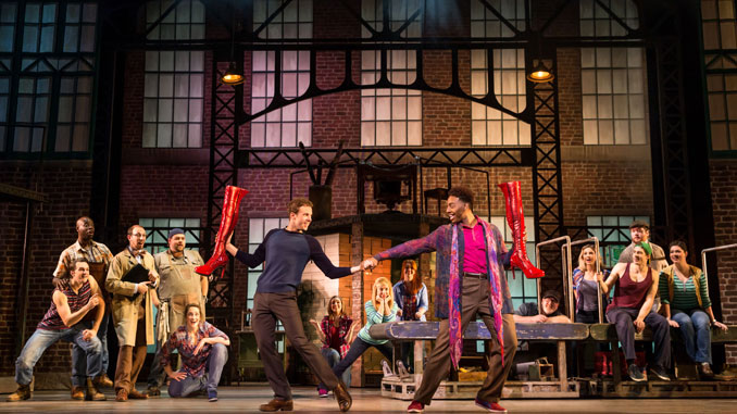 Сцена из спектакля “Чумовые боты”. Фото - Broadway In Chicago