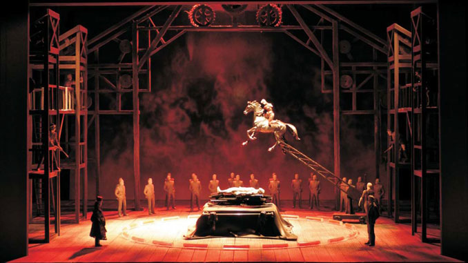 Модель сцены из оперы “Гибель богов”. Фото - Лирик-опера