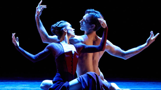 Сцена из балета “Vespertine”. Фото – Ким Кенни