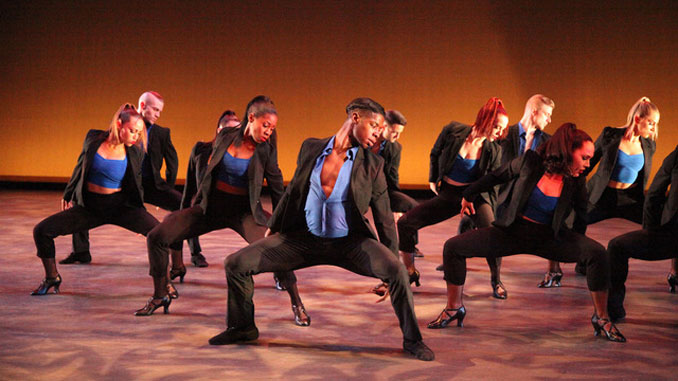 Сцена из композиции “SOUL” Giordano Dance Chicago. Фото - Gorman Cook Photography