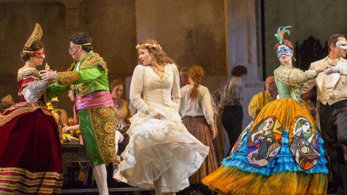 Сцена из спектакля “Дон Жуан” (Лирик-опера, 2014 год). Фото – Тодд Розенберг