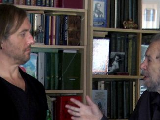 Роберт Берд (слева) беседует с Григорием Верховским во время съемок документального фильма канадских кинематографистов о "Сталкере" Тарковского.