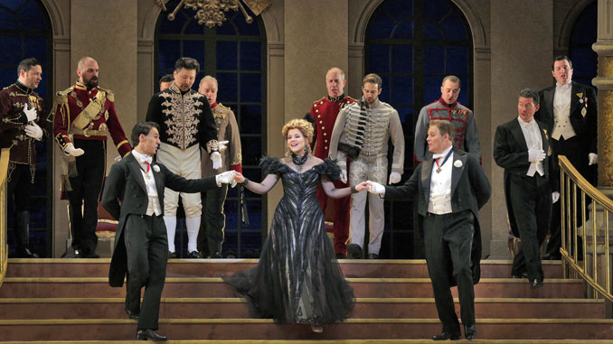 Рене Флеминг в спектакле “Веселая вдова”. Фото - Кен Ховард/Met Opera