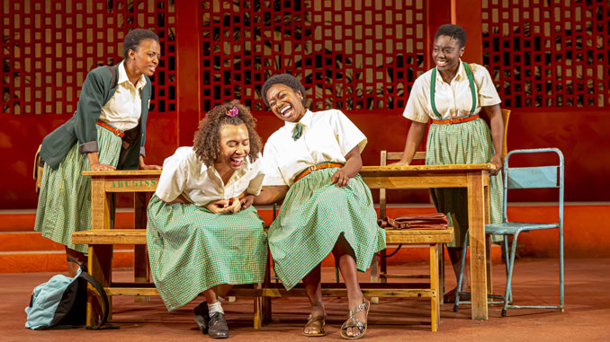 Сцена из спектакля “Девушки из школы”. Фото - Флинт Чейни