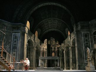 Сцена из спектакля “Тоска” (Опера Сан-Диего). Фото - Кен Ховард