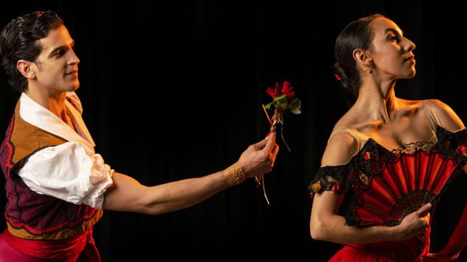 Аманда Ассучена и Альберто Веласкес. Сцена из спектакля “Дон Кихот”. Фото - Тодд Розенберг