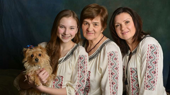 Посетительница Нина Луганская С дочерью и внучкой. Фото:: Н. Луганская