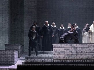 Сцена из спектакля “Дон Карлос” (Театр Реал). Фото - Хавьер дел Реал