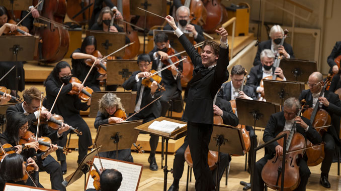 Чикагский симфонический оркестр под управлением Клауса Мякеля (Чикаго, 16 февраля 2023 года). Фото - Тодд Розенберг