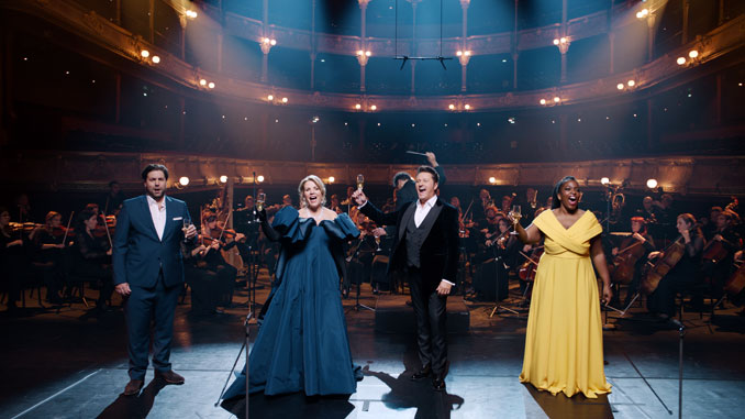 Кадр из фильма “Renée Fleming’s Cities that Sing: Paris”. Фото - сourtesy of IMAX® and Stage Access