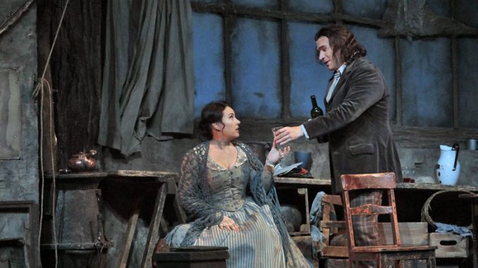 Соня Йончева и Майкл Фабиано в спектакле “Богема”. Фото - Кен Ховард/Metropolitan Opera