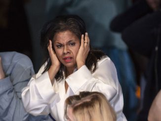 Сцена из спектакля “Слушатели” (Норвежская национальная опера, 2021 год). Фото - Эрик Берг