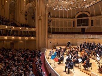 Оркестр и хор “Music of the Baroque”. Фото - Эллиот Мандел