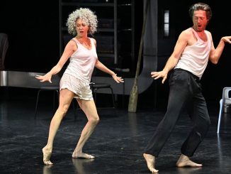 Сцена из спектакля “Не тот свет”. Фото - Сергей Демьянчук