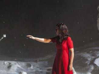 Сцена из спектакля “Богема”. Фото - Бернд Улиг