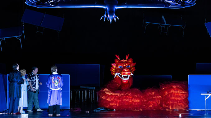 Сцена из спектакля “Никсон в Китае”. Фото - Е.Бауэр