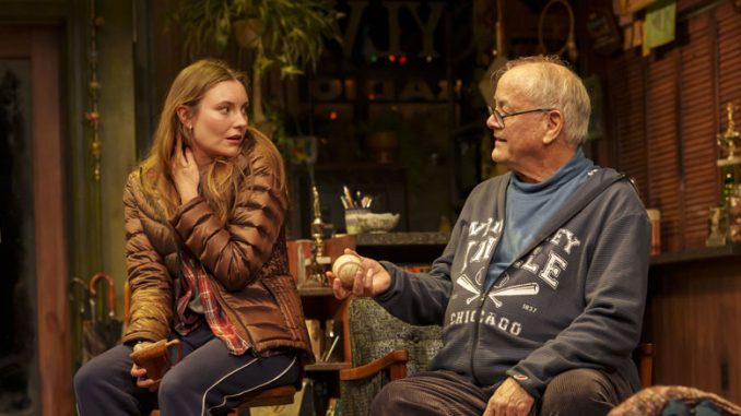 Сцена из спектакля “Эшленд-авеню”. Фото - Тодд Розенберг