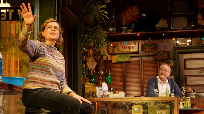 Сцена из спектакля “Эшленд-авеню”. Фото - Тодд Розенберг