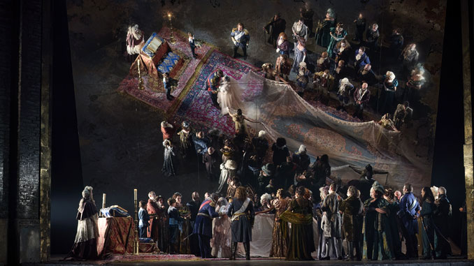 Сцена из спектакля “Медея”. Канадская оперная компания. Фото - Майкл Купер