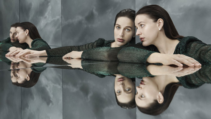 Лиз Давидсен на постере к спектаклю “Тристан и Изольда”. Фото - Met Opera