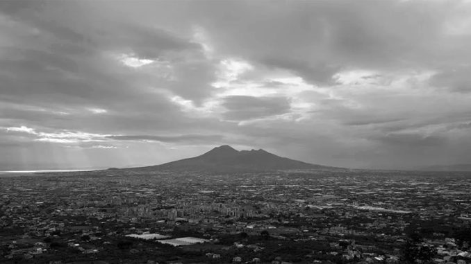 Кадр из фильма “Под облаками”