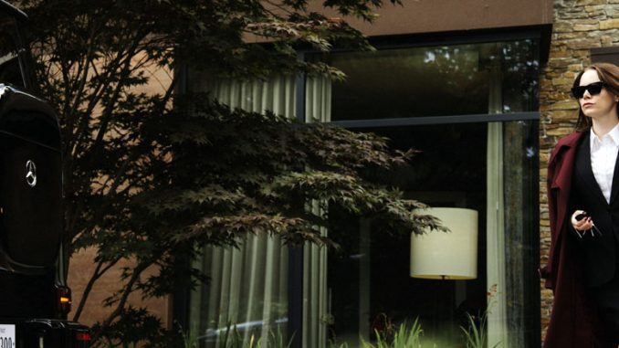 Эмма Стоун в фильме “Бугония”. Фото - CIFF