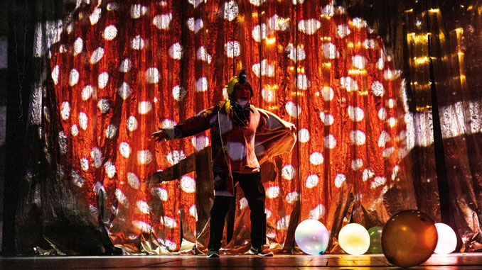 Сцена из спектакля “Веди свой плуг по костям мертвецов”. Фото - Cherry Orchard Festival