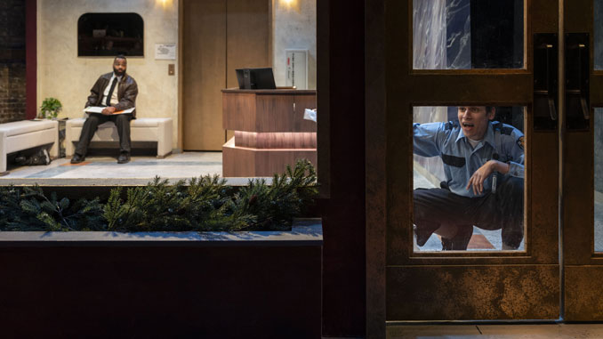 Сцена из спектакля “Lobby Hero”. Фото - Майкл Бросилоу