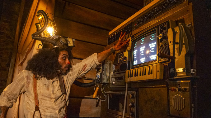 Сцена из спектакля “Memorabilia”. Фото - Джоэл Мезоне