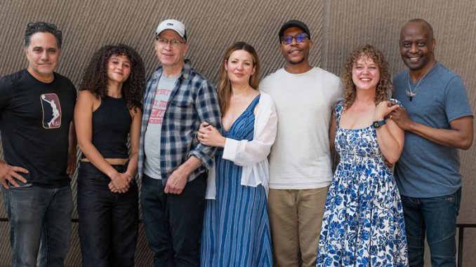 Создатели спектакля “Мистер Вулф”. Фото - Джоэл Мурман