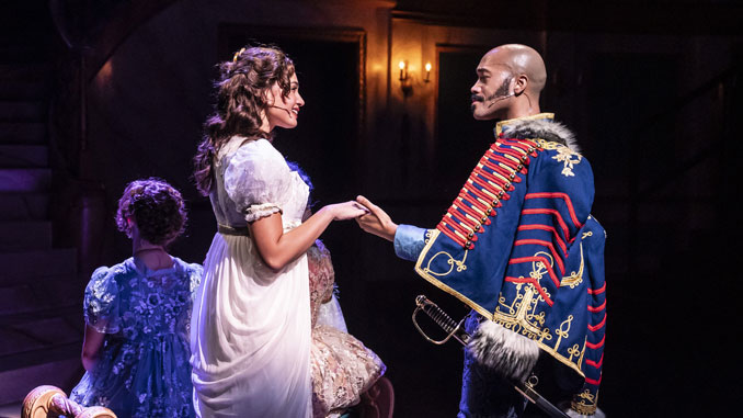 Сцена из спектакля “Наташа, Пьер и большая комета 1812 года”. Фото - Лиз Лоурен