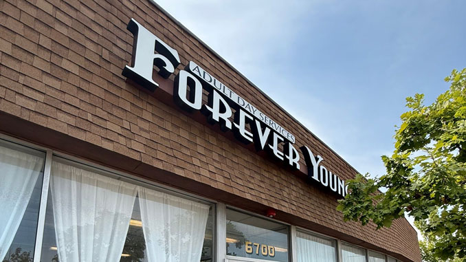 Каждую неделю Forever Young проводит День открытых дверей. Позвоните сегодня, чтобы узнать подробности и записать своих близких на бесплатный пробный день. Фото: В. Крупейченко