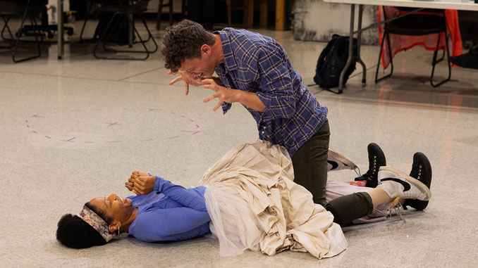 На репетиции спектакля “Амадей”. Фото - Джоэл Мурман