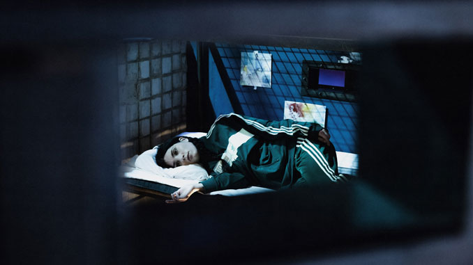 Надя Толоконникова в перформансе “Полицейское государство”. Фото - Юля Шур