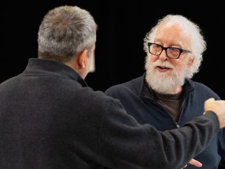 Роберт Фоллс на репетиции спектакля “Амадей”. Фото - Джоэл Мурман