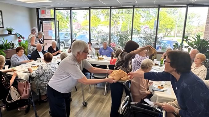 Праздничные дни в Forever Young проходят в кругу друзей с теплом, заботой и с хорошим настроением. Фото: Forver Young