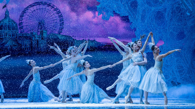 Сцена из балета “Щелкунчик”. Фото - Шерил Манн