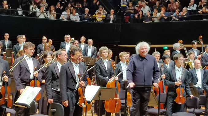 Парижская филармония, 14 ноября 2025 года. После концерта Симфонического оркестра Баварского радио. Фото автора