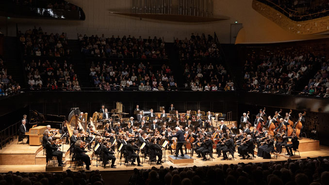 На концерте Симфонического оркестра Баварского радио (Париж, 14 ноября 2025 года). Фото - Астрид Акерман