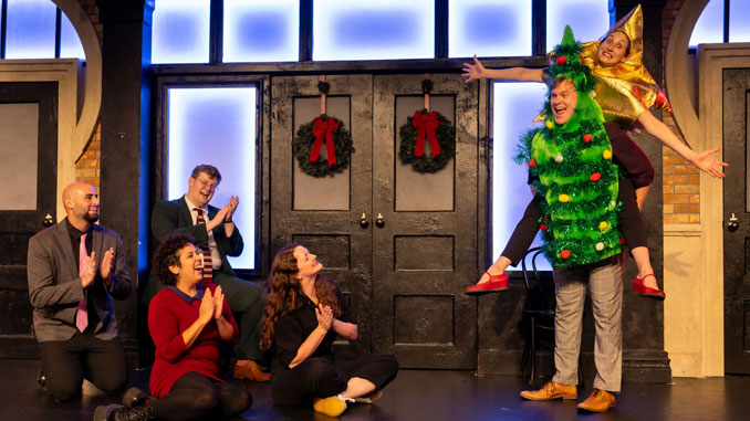 Сцена из спектакля The Second City. Фото - Тимоти Шмидт