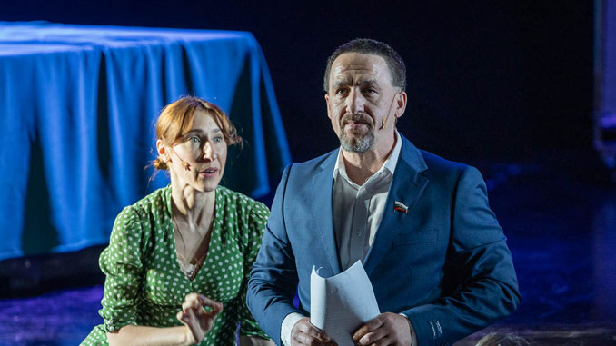 Артур Смольянинов в спектакле “Собачье сердце”. Фото - Cherry Orchard Festival