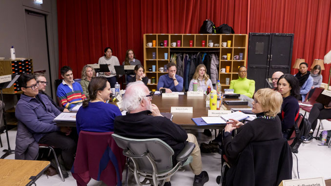 На репетиции спектакля “Праздник”. Фото - Тодд Розенберг