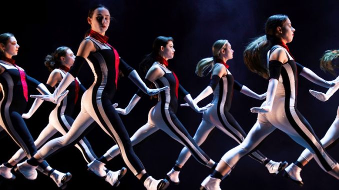 Сцена из спектакля Trinity Irish Dance Company. Фото - Челси Хой