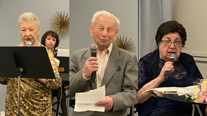 Софа Мень под аккомпанемент музыкального директора Дианы Кофман светится на сцене так же ярко, как золотая кофта, которую она выбрала для этого вечера. Праздничный концерт к Международному женскому дню в Центре Forever Young; Роман Урецкий поздравляет женщин и воспевает их в стихах во время праздничного концерта к Международному женскому дню в Центре Forever Young; Элла Вартанова, одна из самых активных участниц Центра Forever Young, читает собственные блестящие строки на праздничном концерте к Международному женскому дню. Фото: Л. Бел