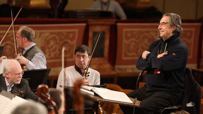 Риккардо Мути на репетиции ЧСО. Фото - Тодд Розенберг