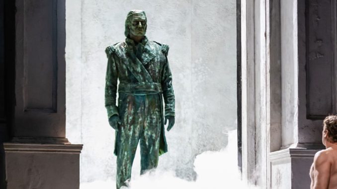 Сцена из спектакля “Дон Жуан” (Лирик-опера). Фото - Кайл Флубакер