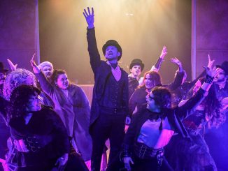 Сцена из спектакля “Джекилл и Хайд”. Фото - Эван Гановер