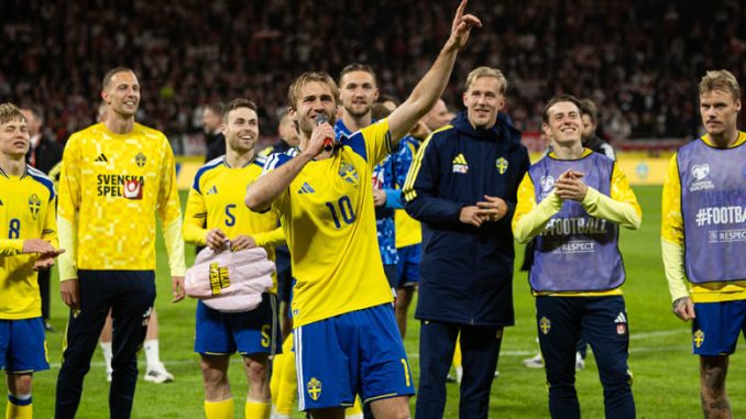 Сборная Швеции празднует выход на чемпионат мира