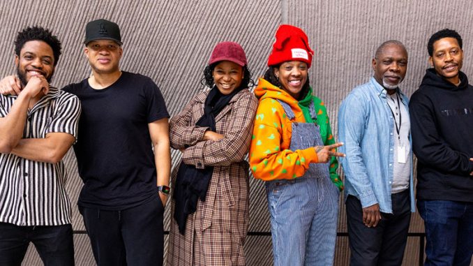 Актеры спектакля “Windfall”. Фото - Джоэл Мурман