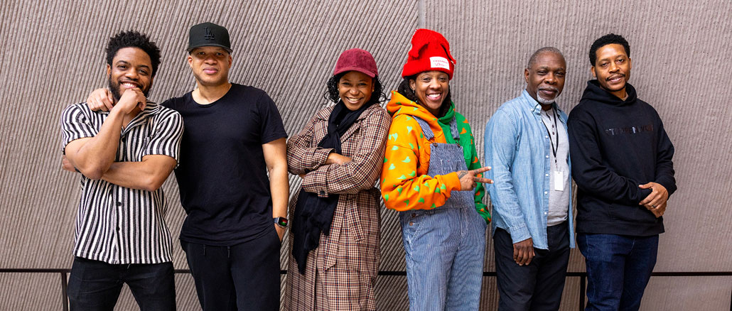 Актеры спектакля “Windfall”. Фото - Джоэл Мурман